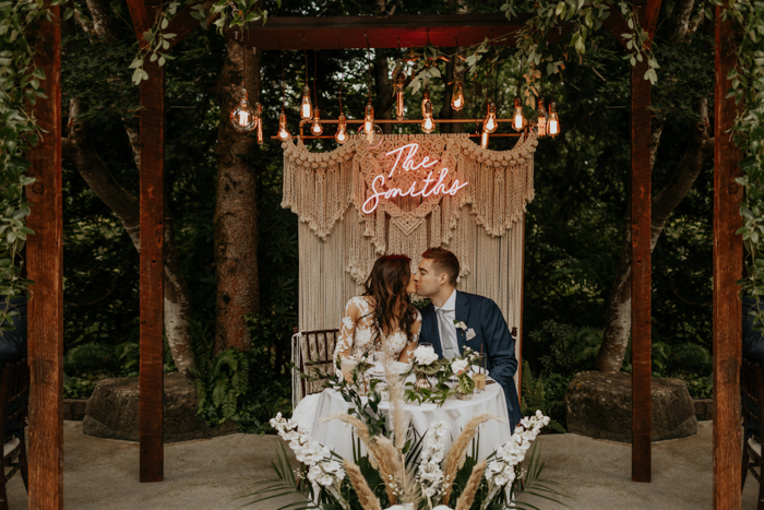 This Washington Winery Wedding at JM Cellars is the Definition of