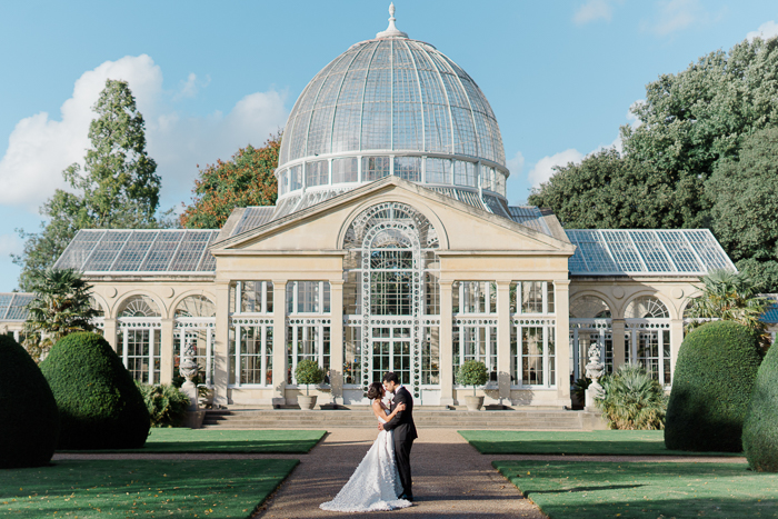 Unlocking the Secrets: How to Discover Your Dream Wedding Venue Online - Reading Reviews and Testimonials