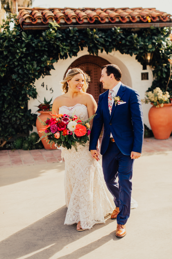 https://junebugweddings.com/wedding-blog/wp-content/uploads/2019/12/colorful-latin-inspired-wedding-casa-romantica-ashley-paige-photography-4.jpg