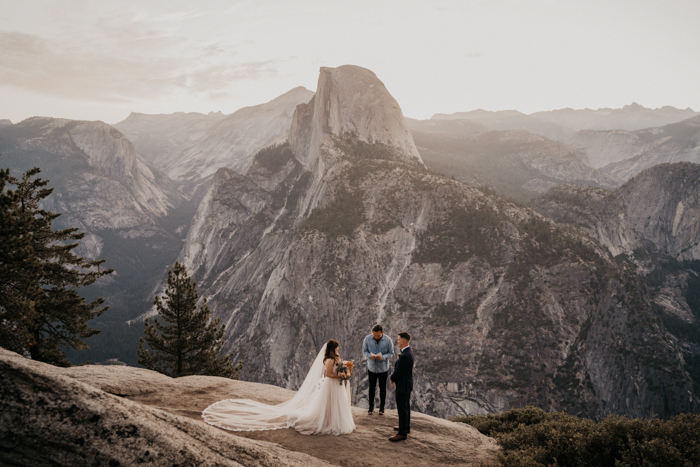 This Yosemite Elopement Features Earthy Blooms and Amazing Views ...