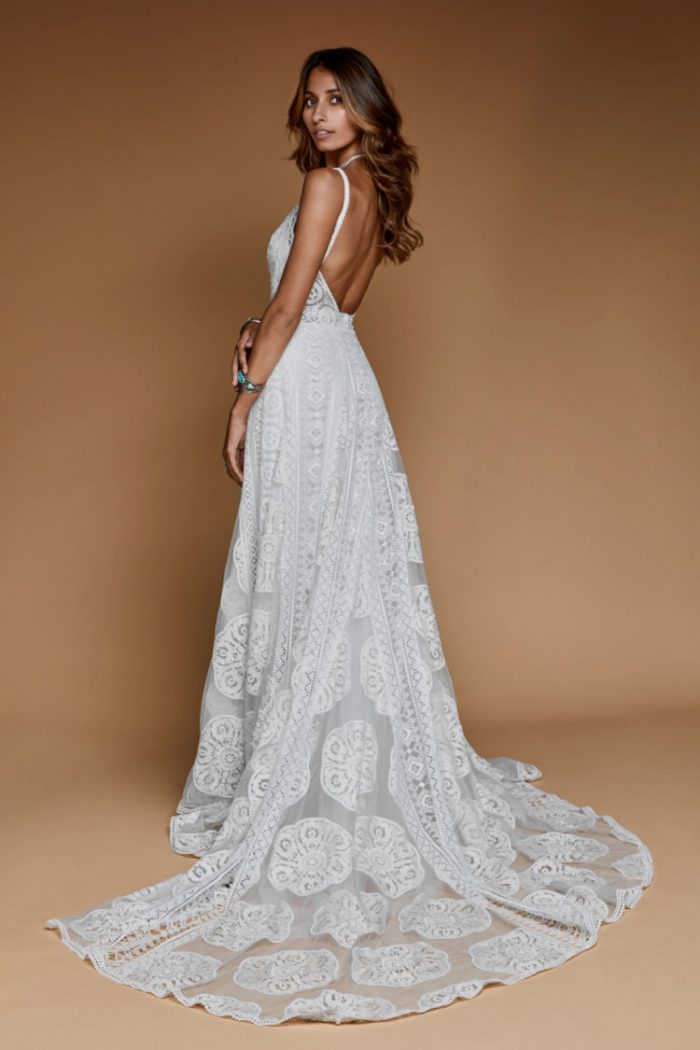 7 Wedding Dress Trends For 2020 Junebug Weddings 