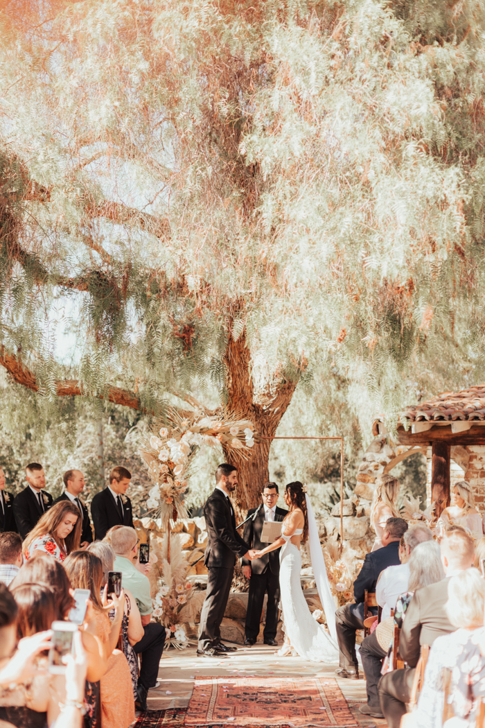 Blush and Wood Wedding at Leo Carrillo Ranch LaptrinhX / News