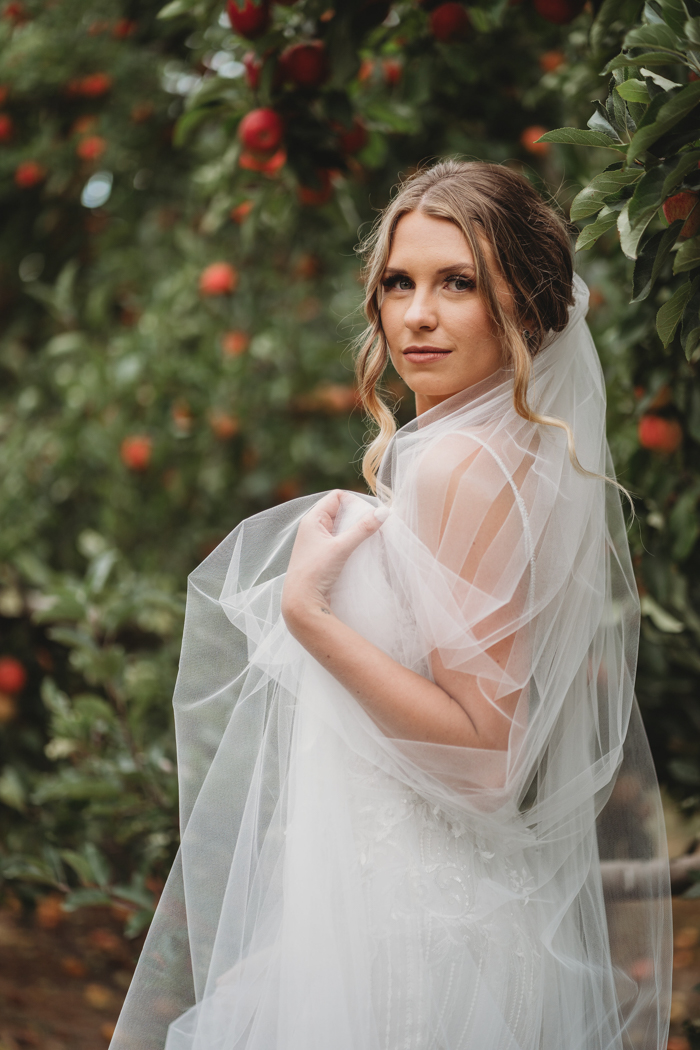 Organic Emerald and Rust New Zealand Wedding at Meadowood House ...