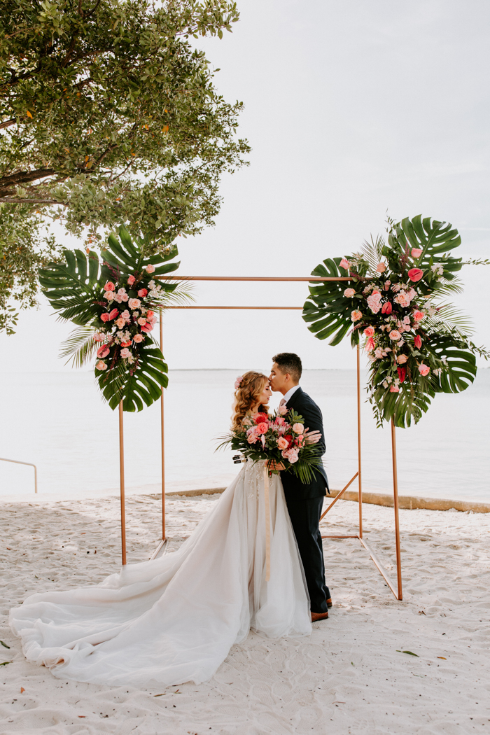 Palm Pretty Wedding Inspiration at Playa Largo Resort and Spa | Junebug ...