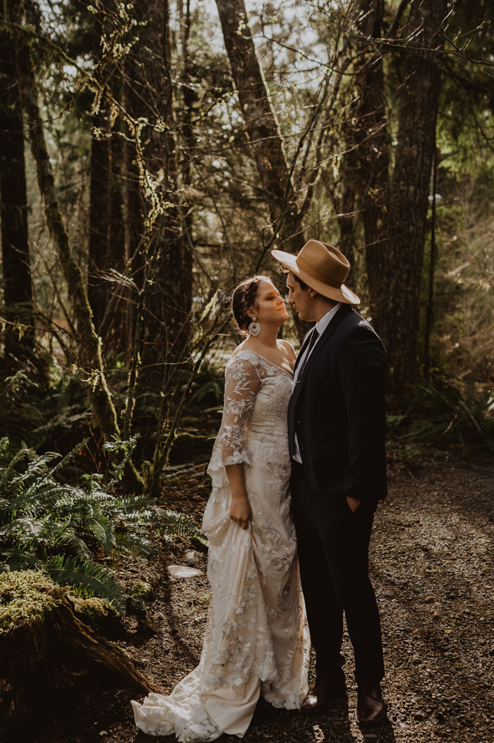 Earthy Cool A-Frame Cabin Elopement in the Woods | Junebug Weddings