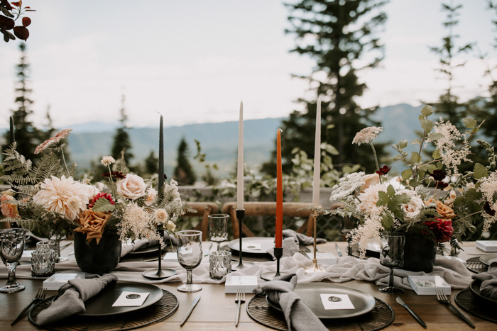 table decor with mountains in background