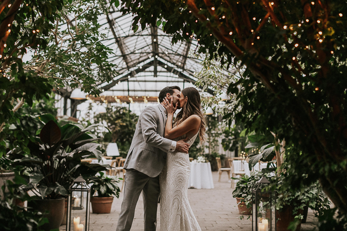 Earthy Detroit Greenhouse Wedding at Planterra Conservatory *