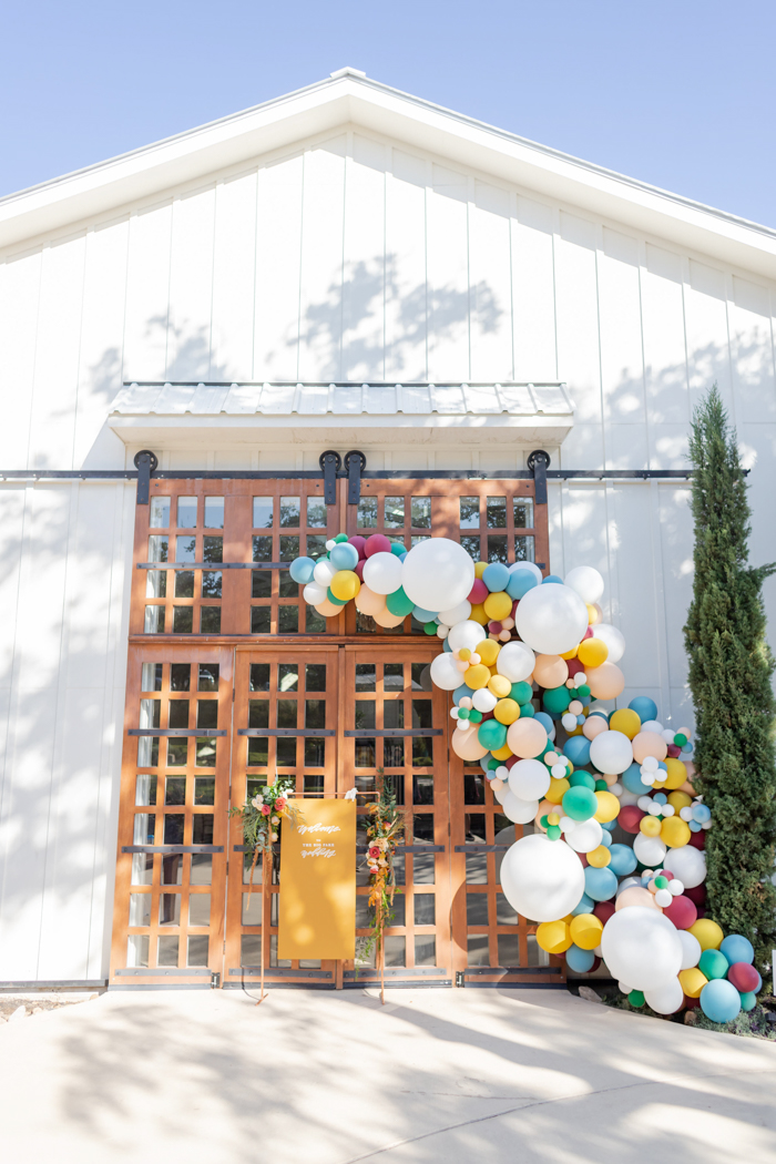 Ally Fraustro Photography entry balloons