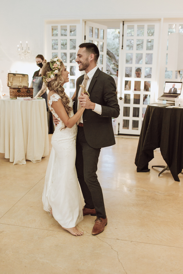 Gillian Menzie Photography first dance