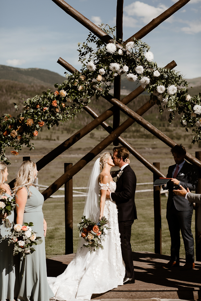 High Fashion Boho Country Wedding at Devil's Thumb Ranch ⋆ Ruffled