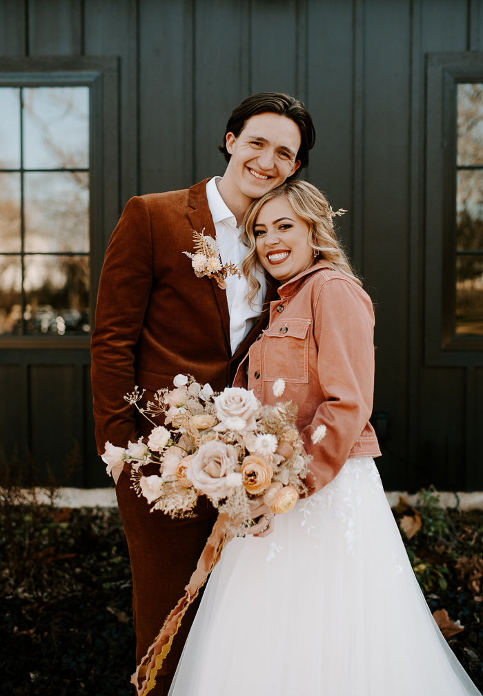 This Spain Ranch Wedding Stuns in Terracotta and Mustard | Junebug Weddings