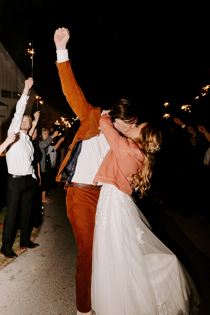 This Spain Ranch Wedding Stuns in Terracotta and Mustard | Junebug Weddings