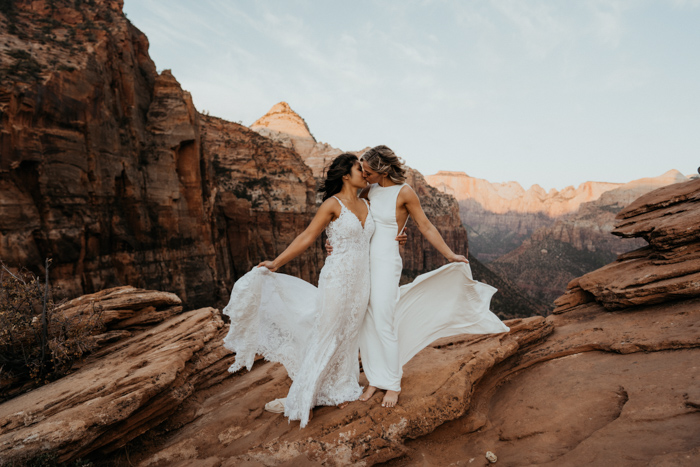 Utah National Park Elopement With Stunning Outfit Changes *