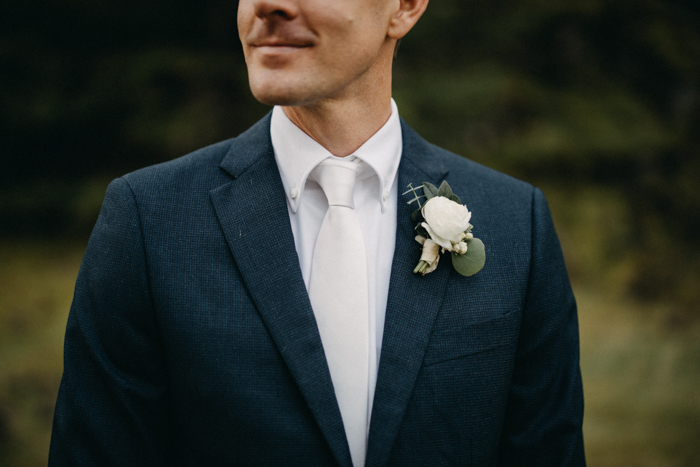 Gorgeous Skamania Lodge Elopement | Junebug Weddings