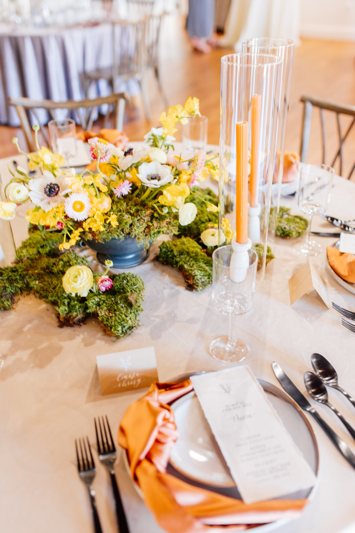 floral tablescape