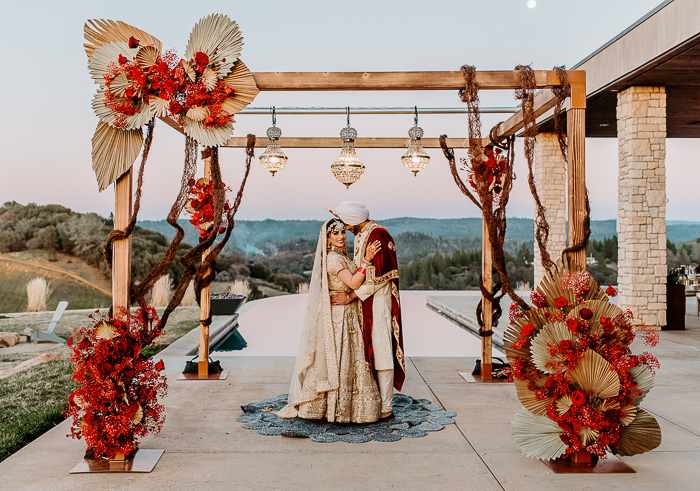 Black Oak Mountain Vineyards styled wedding