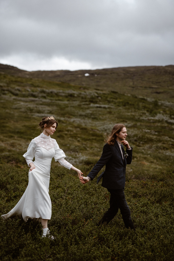 Fairy Tale Norway Elopement Despite A Pandemic Junebug Weddings