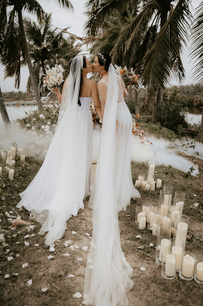 Jaw-Dropping Elegant Tropical Wedding Inspiration | Junebug Weddings