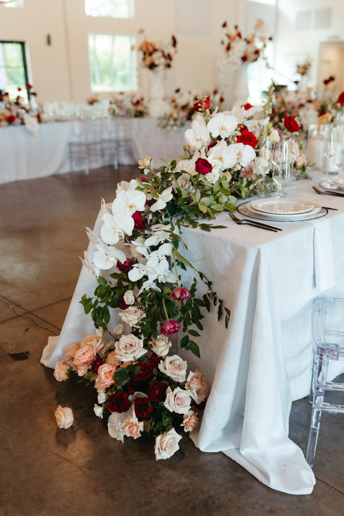 Minimalist Oakdale Wedding With Florals Galore Junebug Weddings