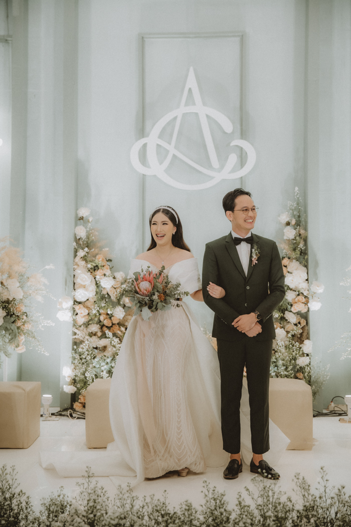 Luxurious and Romantic Ballroom Wedding | Junebug Weddings