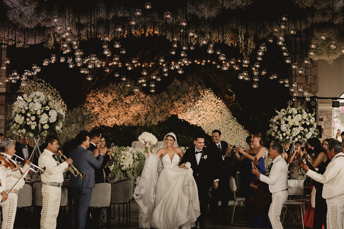 A Guide to Mexican Wedding Traditions