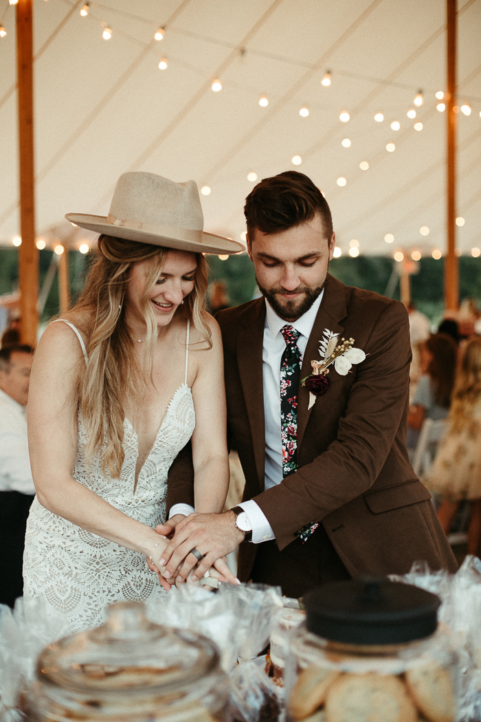 Stunning and Chic Boho Mountaintop Wedding | Junebug Weddings