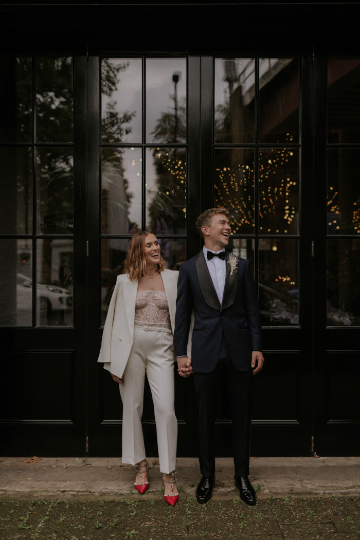 Uniquely Chic Modern Wedding | Junebug Weddings
