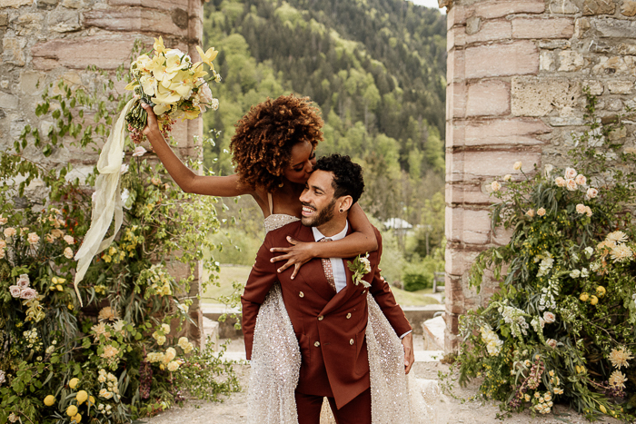 This Romantic Bridal Veil Lakes Wedding Was a Secret Garden Come to Life