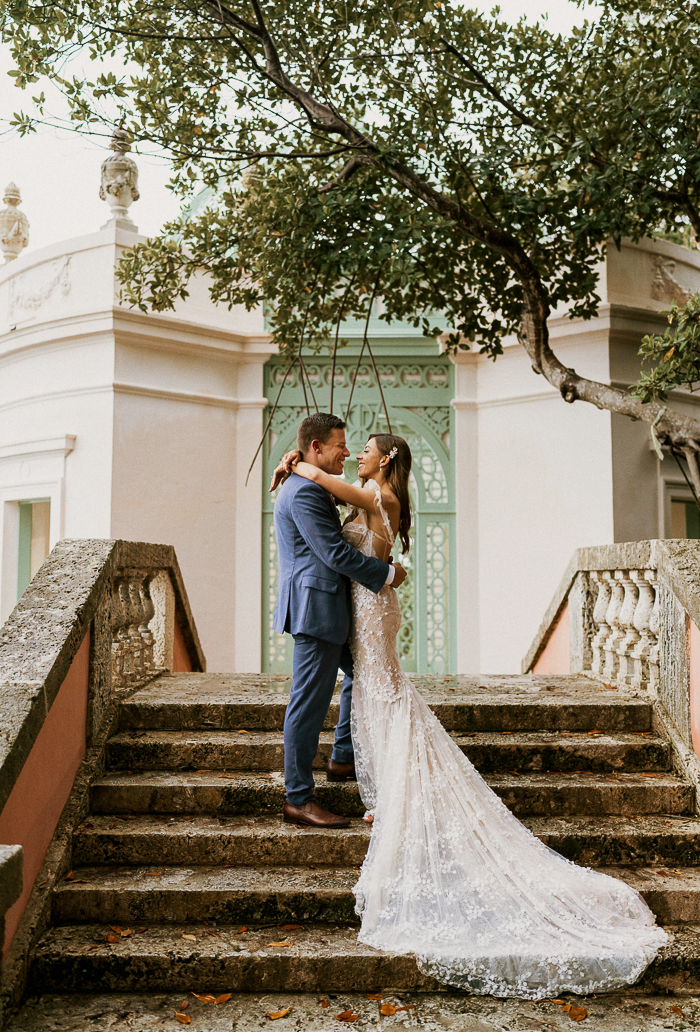 Elegant and Stormy Garden Wedding | Junebug Weddings