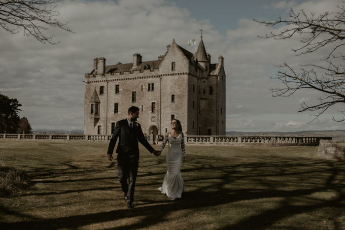 Romantic Barnbougle Castle Wedding | Junebug Weddings