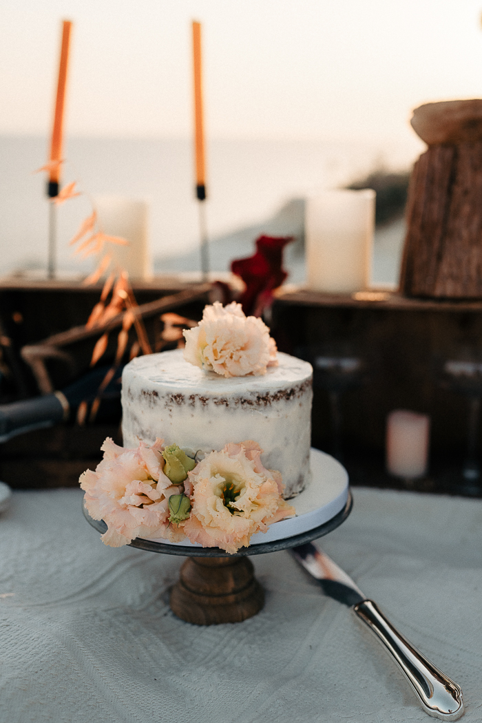 Love Island Cakes - Chic & Stylish Weddings