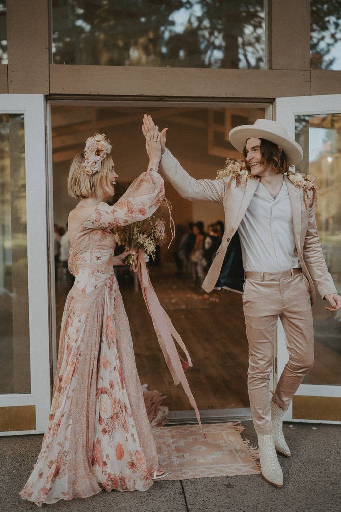 Stylist, hedgie hosting starry wedding in Aspen