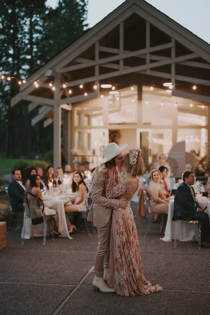 Stylist, hedgie hosting starry wedding in Aspen