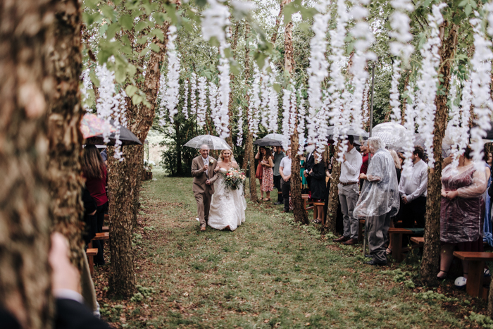 Twilight Fans Are Going To Love This Rosewood Acre Farms Wedding ...