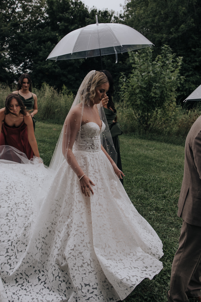 Twilight Fans Are Going To Love This Rosewood Acre Farms Wedding ...