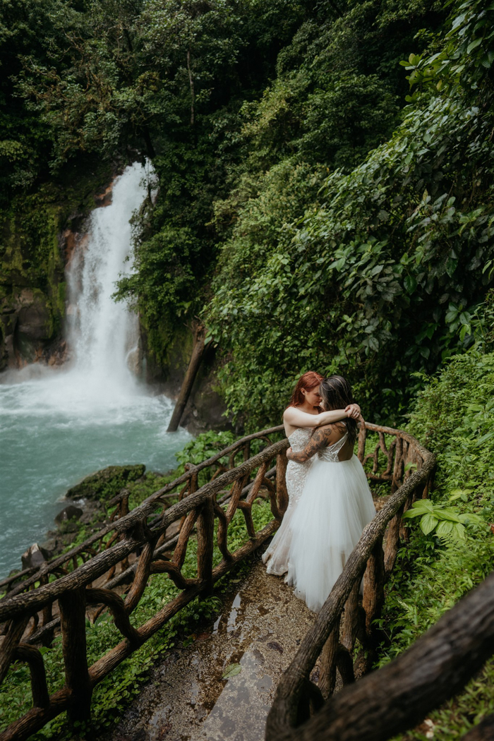 Intimate Costa Rica Rainforest Marriage ceremony weddinglovers.it