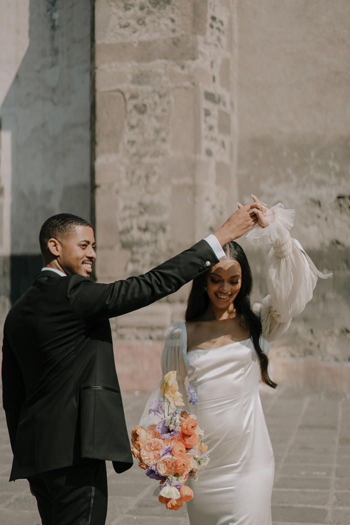 https://junebugweddings.com/wedding-blog/wp-content/uploads/2023/03/how-to-use-social-media-for-your-wedding-viviana-cardona.jpg