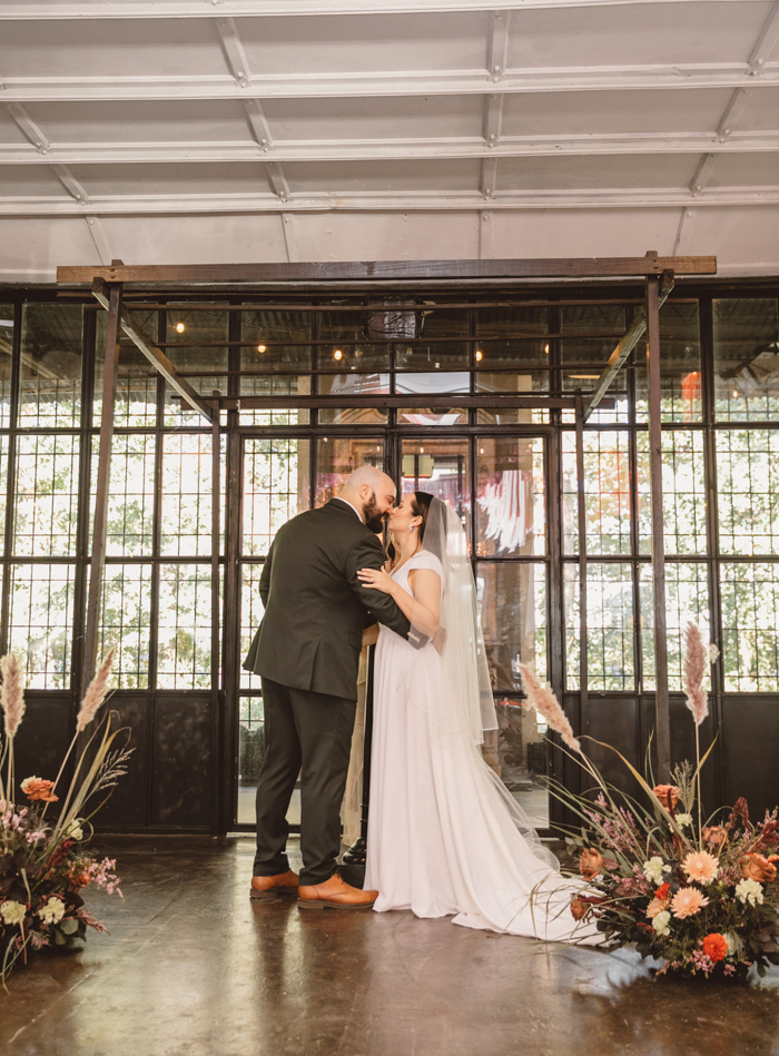 The Couple's Friends Helped Make This Westside Warehouse Wedding Come ...