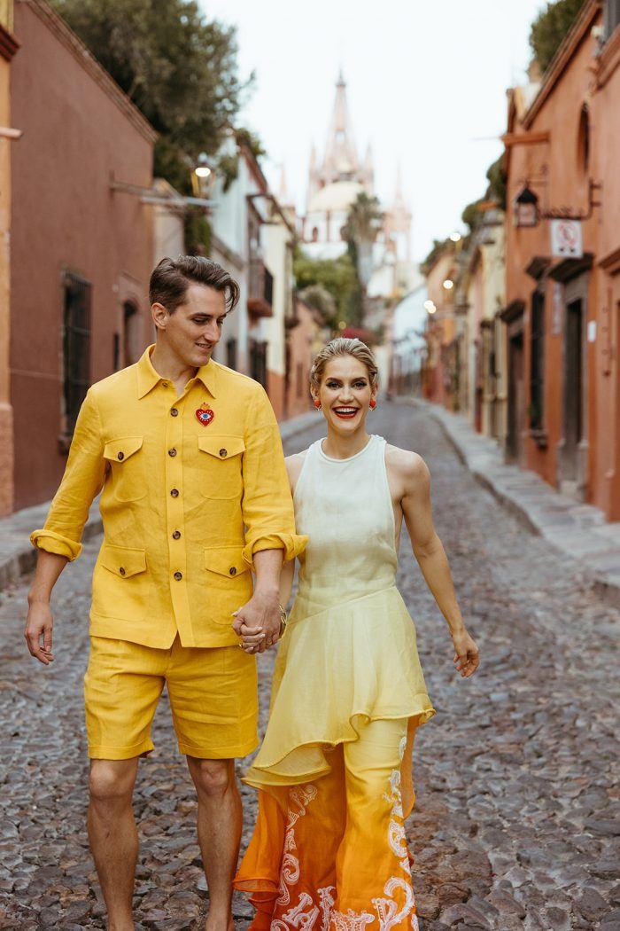 colorful summer engagement photo outfits