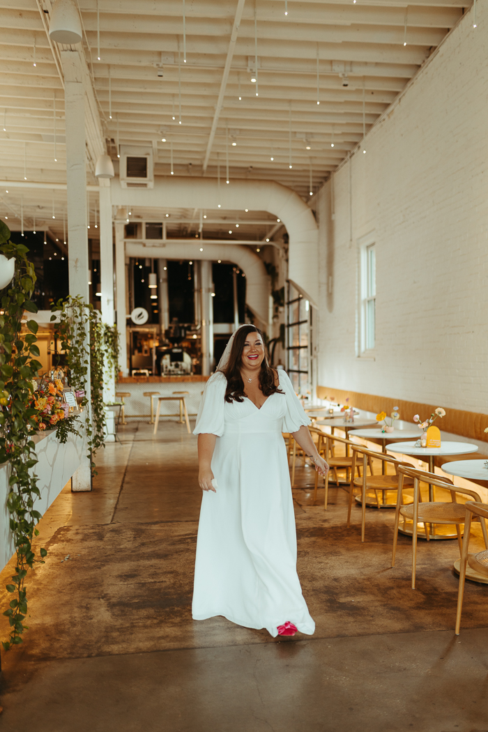 https://junebugweddings.com/wedding-blog/wp-content/uploads/2023/07/Onyx-Coffee-Lab-HQ-Wedding-Elizabeth-Salazar-12.jpg