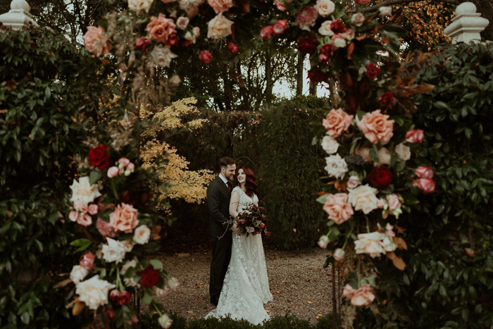 Intimate and Romantic Woodland Jaspers Berry Wedding | Junebug Weddings