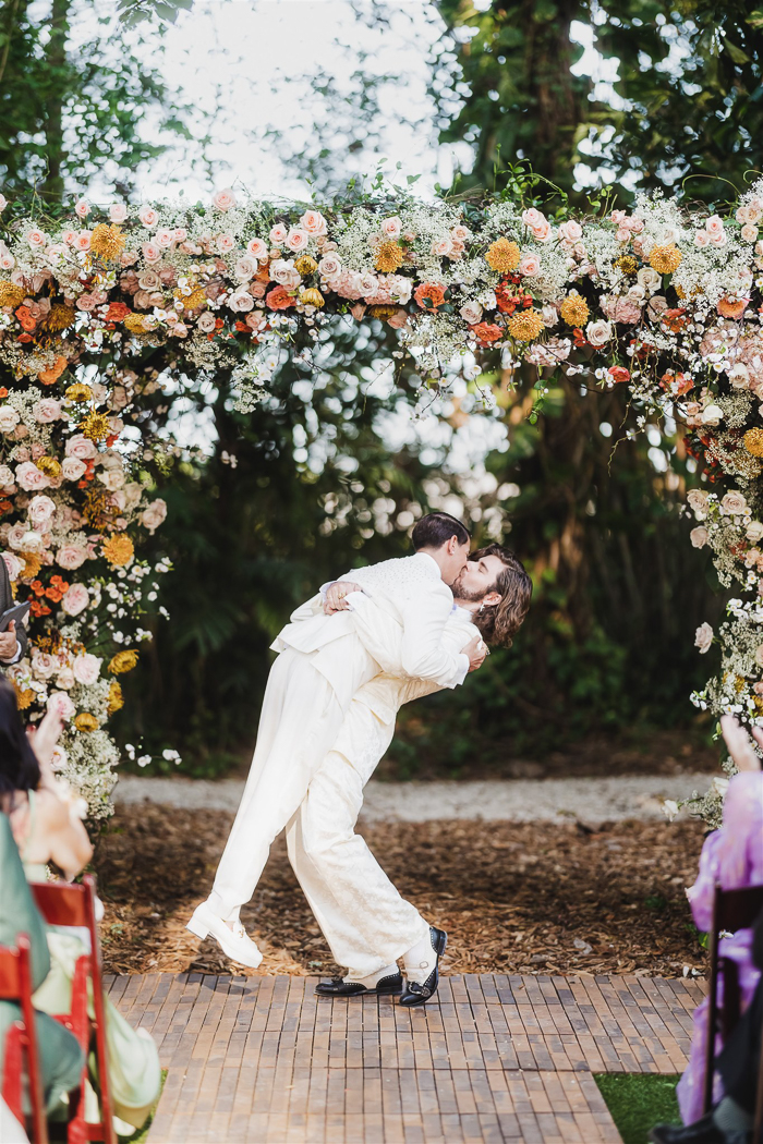 25 Reasons to Love an Outdoor Fall Wedding