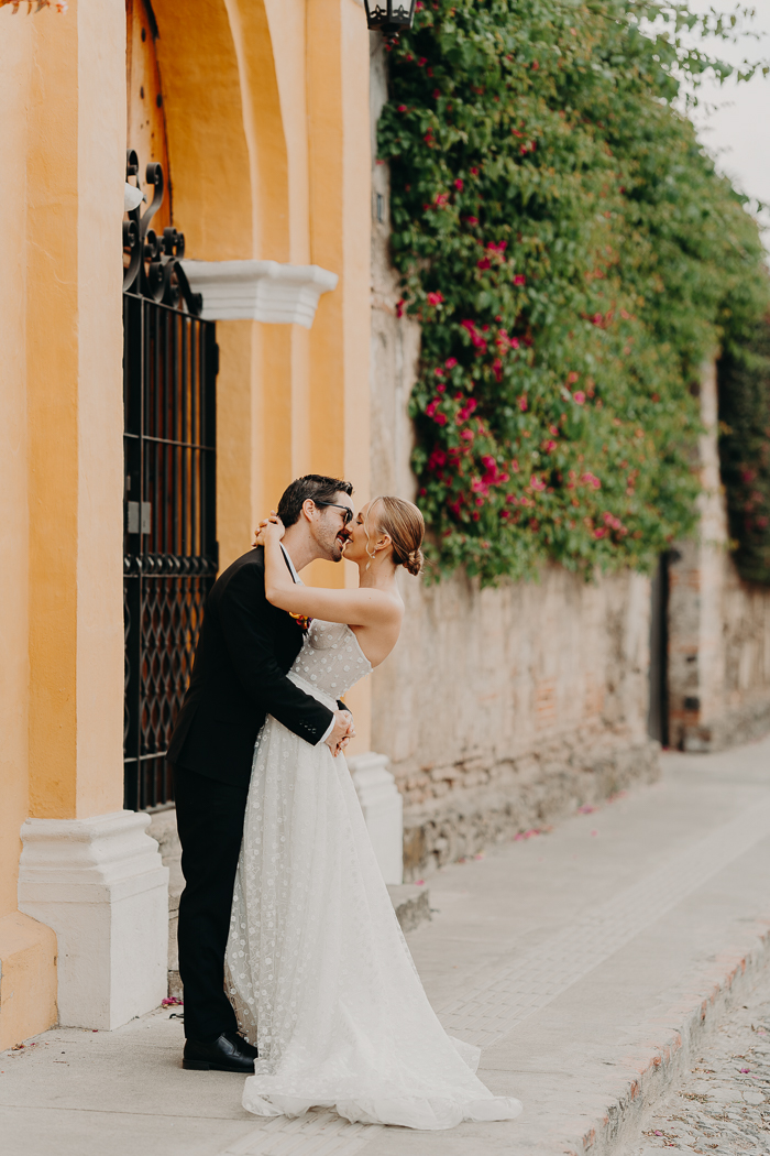 Colorful La Casa de la Ruina Wedding Full of Small Personal Touches ...