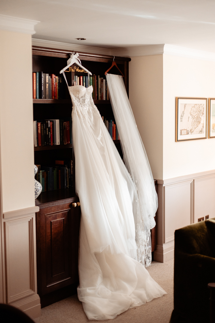 Classic Gleneagles Hotel Wedding Overflowing With Flowers | Junebug ...