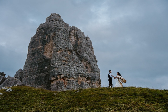 This Bride’s Vision of a ‘Picnic Elopement in the Wild’ Came to Life in the Dolomites