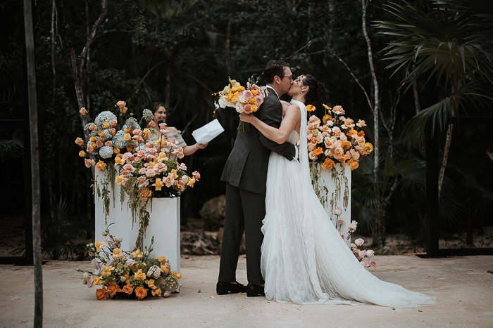 This Mexico Jungle Wedding Went from a Rainy Greenhouse Ceremony to a Candlelit Dinner