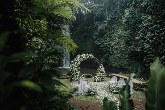 This Tibumana Waterfall Elopement in Ubud, Bali Was an Intimate Family Affair