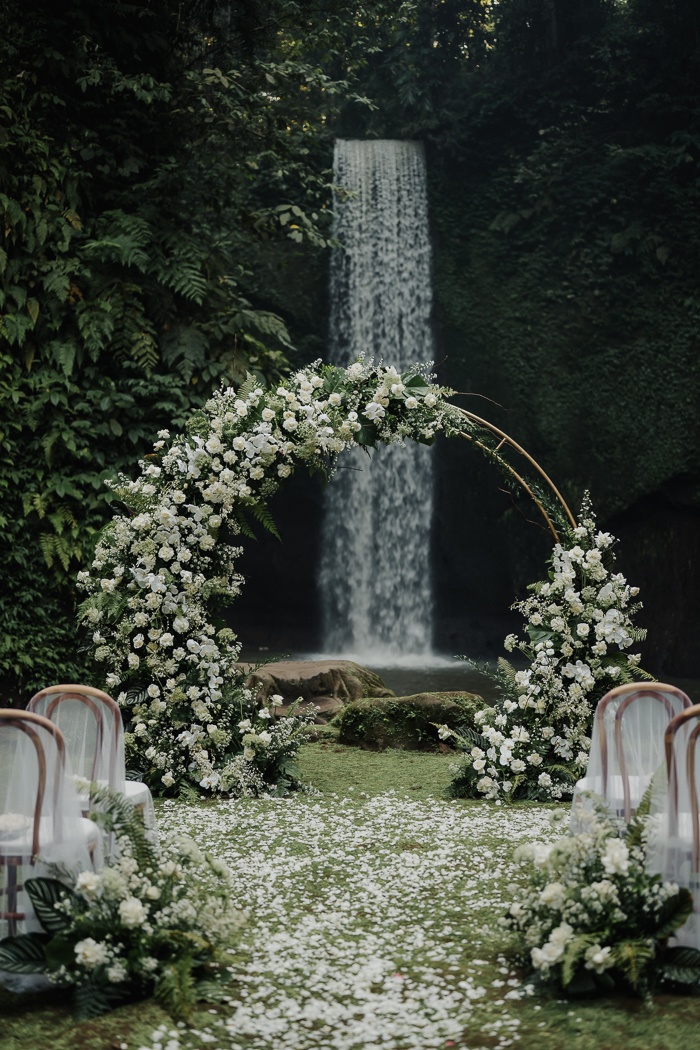 This Tibumana Waterfall Elopement in Ubud, Bali Was an Intimate Family Affair